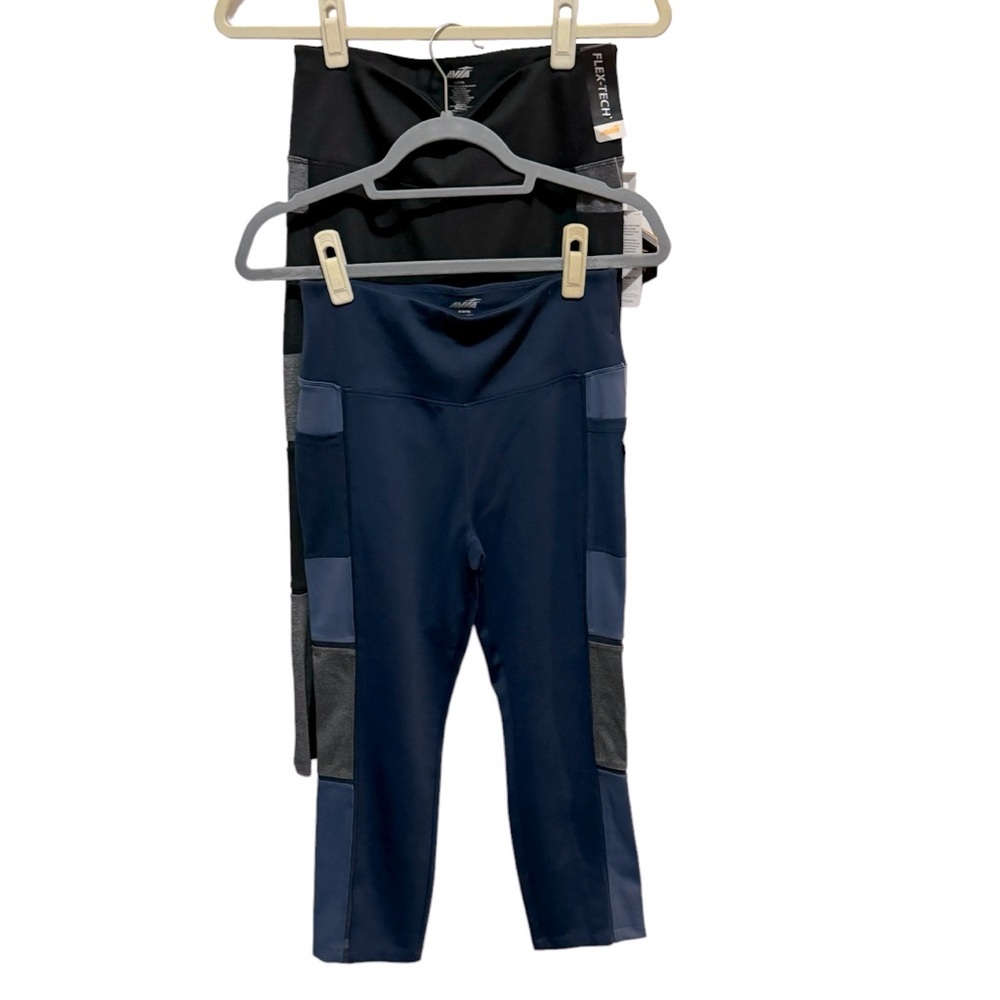 Avia - 2 Brand NWT - Flex Tech Capri workout pants - size M (8-10) - black/Navy